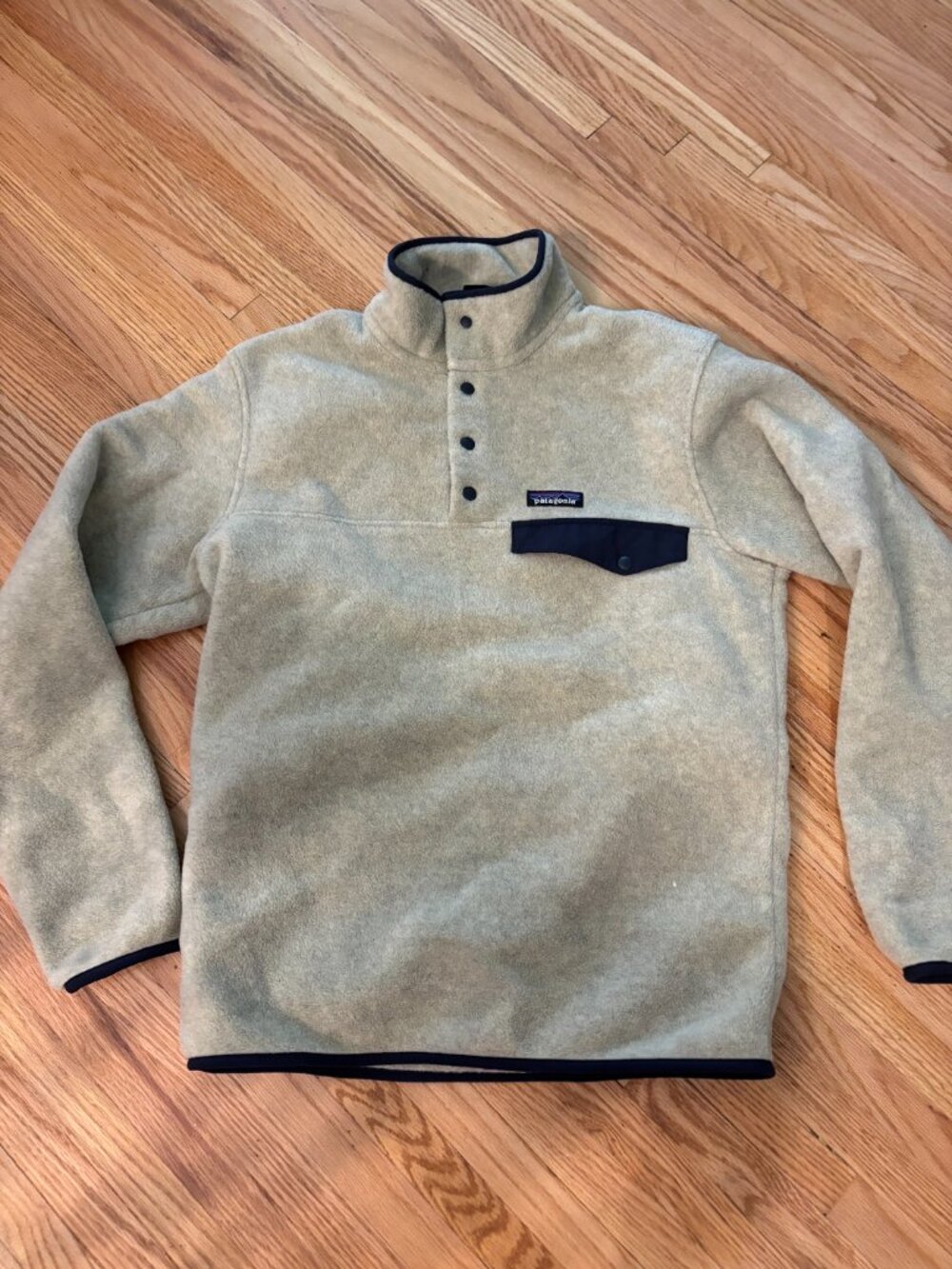 Patagonia Synchilla Fleece Pullover in  Light Grey with Black Trim
